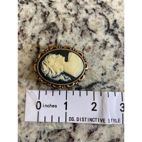 Vintage Cameo Brooch Gold Tone Oval Lady Portrait Pin Victorian Revival Style - Picture 3 of 6